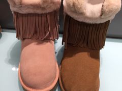-UGG(燕莎奥特莱斯购物中心店)