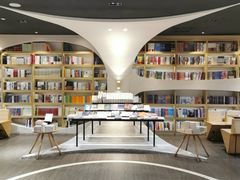 -钟书阁(珍园店)