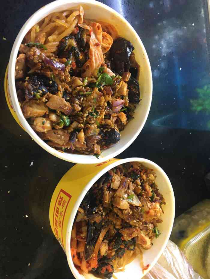 谢宝林烤肉拌饭(聚福乐店"虽然现在不知道是否仍然营业,但仍旧疯狂