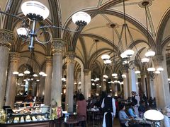 大堂-中央咖啡馆