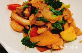 Stir-Fried Seafood with Seasonal Vegetables