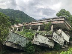 -四川汶川特大地震漩口中学遗址