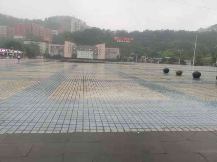 心连心广场-停车场-"万州区心连心广场打卡打卡! 也不知道原.