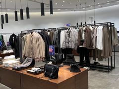 -URBAN REVIVO(上海中庚漫游城店)