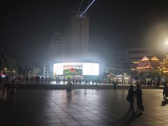 -巴陵广场