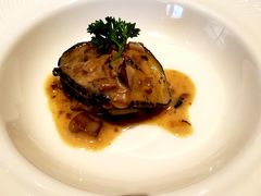 活鲍鱼搭牛肝菌菇-一本魅·日式料理
