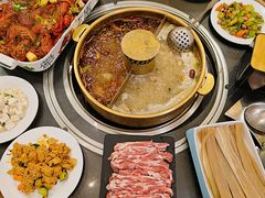 -明何记涮牛肚(品牌首店隋唐植物园南门古城路店)