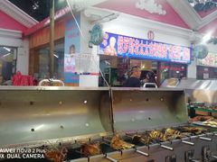 -布尔津河堤夜市