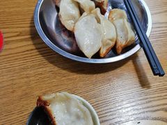 -黄阿姨锅贴大王(万航渡路店)