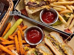 The&nbsp;K.O.&nbsp;绝代佳人招牌汉堡-Side Street街旁(交道口店)