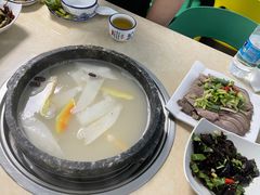 -墨脱石锅椰子鸡•香草鸭•东山羊(大东海店)