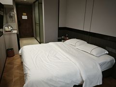 -索菲亚S轻奢HOTEL(广州花地湾地铁站店)