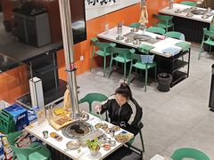 -山野的朋友露营炭火烤肉