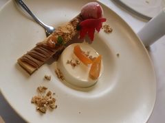 浓情栗意坚果布丁佐草莓冰淇淋-王品牛排(杭州大厦店)