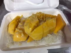 -芒果糯米饭摊子