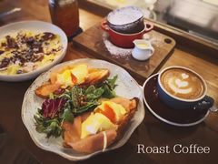 -ROAST coffee & eatery