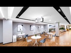 -上海宝信宝马4S店