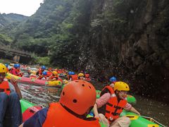 -重庆神龙峡漂流