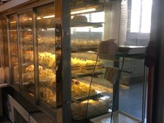 面包甜点陈列柜-凯司令西点房(虹桥路站店)