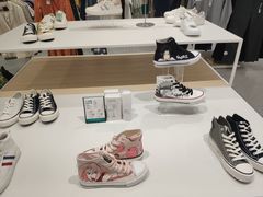 -hotwind热风(中贸广场店)