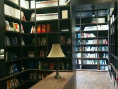 -钟书阁(松江泰晤士小镇店)