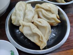 -黄阿姨锅贴大王(万航渡路店)