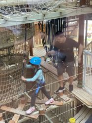 -PIPIKINGDOM皮皮王国欢乐号(欢乐海岸购物中心店)