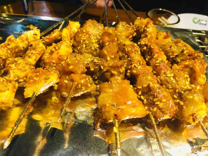 勃利地摊烧烤(延兴路店)-"虽然照片排的不咋好看但是架不住味道好吃.