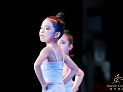 -炫艺舞蹈培训中心(枫尚奥特莱斯店)