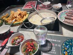 -尚尚仙·酸汤猪手·猪肚鸡火锅(华联万柳购物中心店)