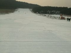 -十三陵雪世界滑雪场