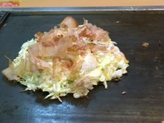 大阪烧（浇酱汁前）-鹤桥风月(ヨドバシ梅田店)
