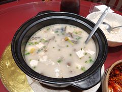 -土砂锅生态山庄·非遗砂锅雅鱼