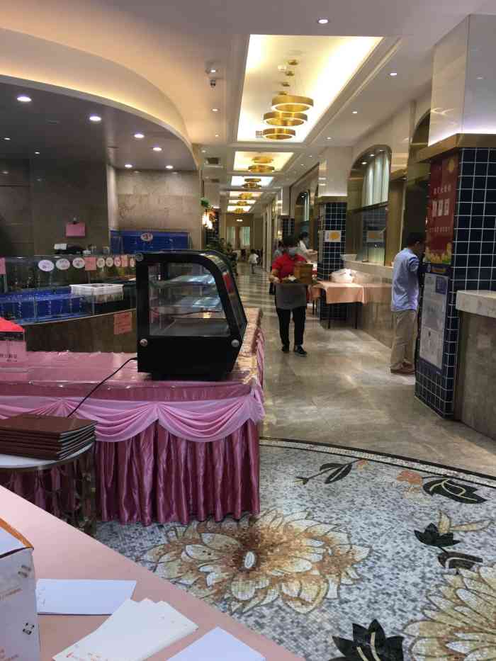 圣丰城酒家(布吉万象汇店)-"喝早茶 是广东人的文化之一 每逢周末三.