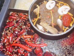 -老牌坊云南鱼豆花火锅(哈西万达店)