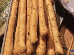 茴香小油条-房子红了鱼豆花重庆老火锅(广厦学院店)