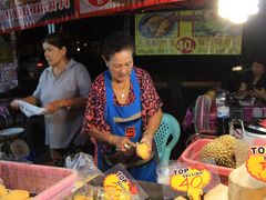 -芒果糯米饭摊子