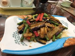 -伊源鼎盛餐饮服务有限公司