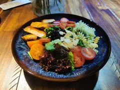 鸡胸肉混合生菜沙拉-花十悦·鲜花咖啡餐厅(振业城一期店)