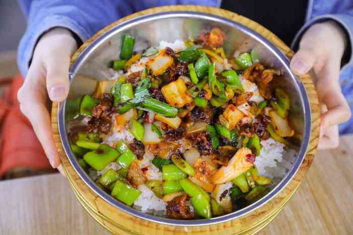 湘赣木桶饭-"糖醋排骨超级难吃而且还是凉的,我都怀疑没.