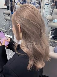 -东秀护肤造型