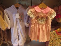 -小镇影院迪士尼小熊Duffy与他的朋友合影地