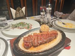 -Mogul Eatery·大亨餐酒馆