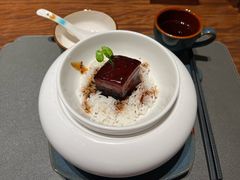 黑松露酱烧肉配泰国米饭-九福楼大酒店