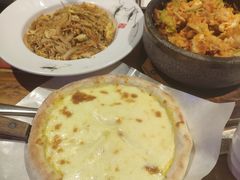 榴莲爱上芝士比萨-花腰餐吧Bistro烧烤 傣味(传媒大学店)