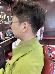 -东方先生国潮男士理发馆