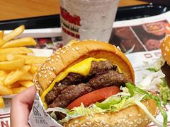 -The Habit Burger Grill 哈比特汉堡(世博店)