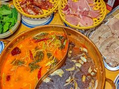 -洱火云南酸菜牛肉火锅(石景山当代商城店)