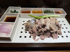 手抓羊肉羊腿肉加酱料小菜-相约·羊村小馆非遗手抓肉(七一酱园店)