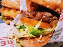 -The Habit Burger Grill 哈比特汉堡(复兴soho店)